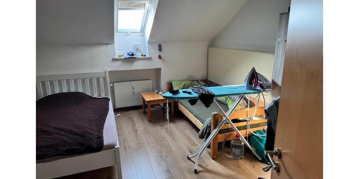 Dachgeschoßwohnung Wenzenbach - 3 Zimmer, 90 m&sup2;, 900&euro; | Angebot:25899366
