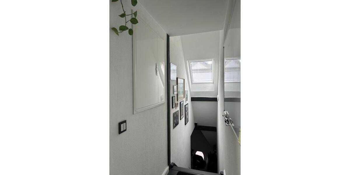 Dachgeschoßwohnung Trier - 2.5 Zimmer, 60 m&sup2;, 1.200&euro; | Angebot:24921324