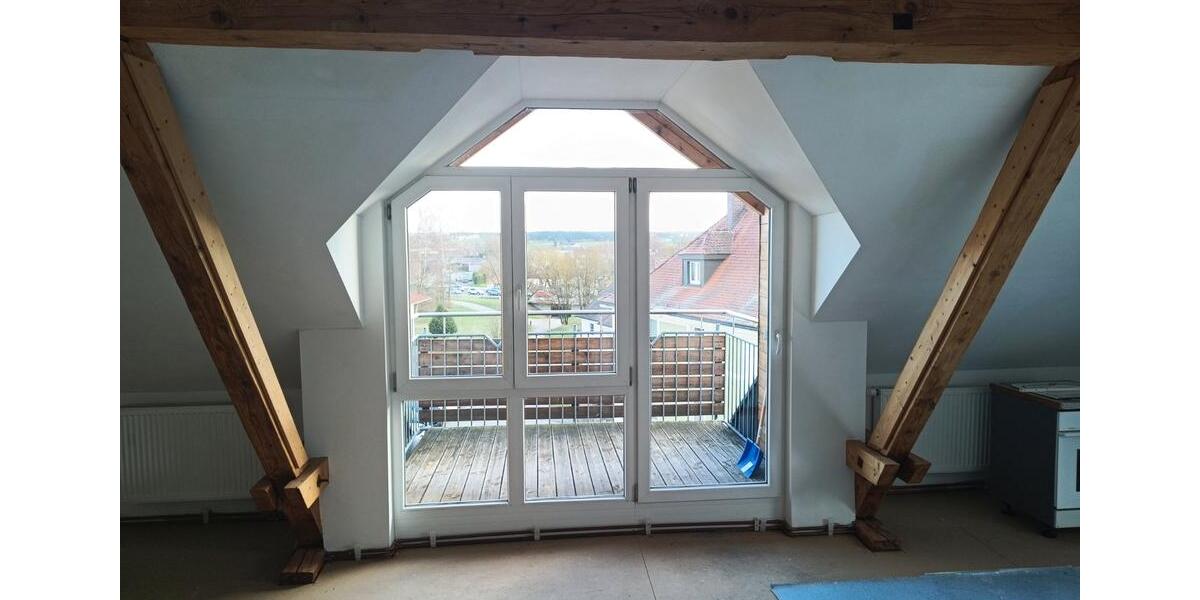 Dachgeschoßwohnung Amberg - 3 Zimmer, 84 m&sup2;, 920&euro; | Angebot:26131705