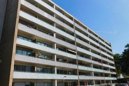 Großzügige 3-Zimmerwohnung renoviert mit Vinylboden und 2 Balkonen... 3 zimmer