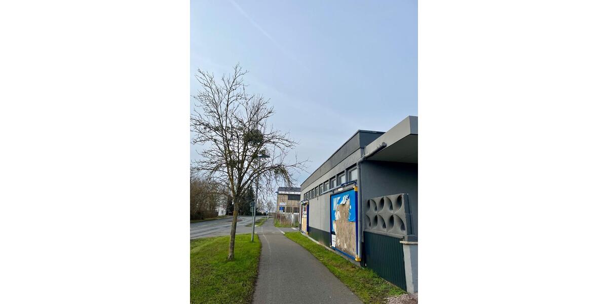 Gewerbehalle, Industriegebäude, Halle, Strom und Toilette zimmer