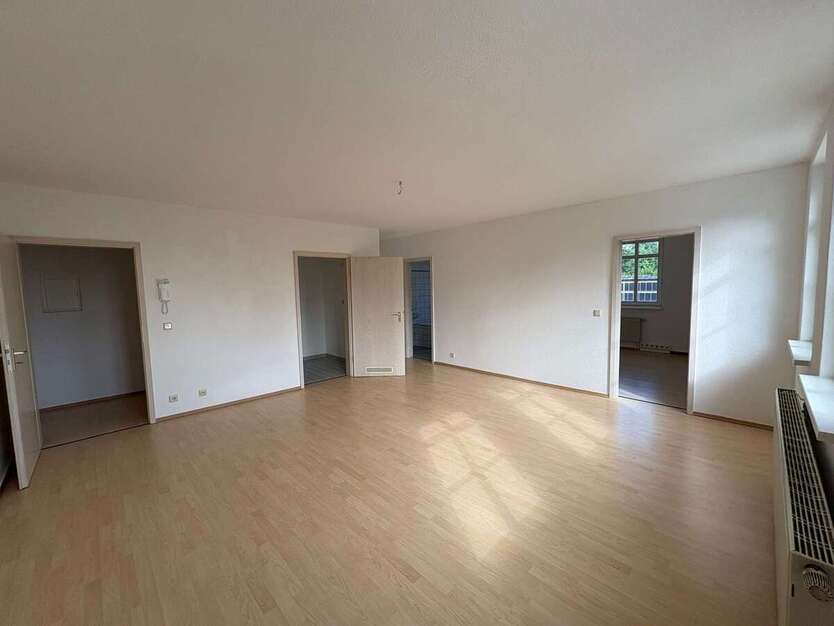 Wohnung zum Mieten in Crimmitschau 260 € 53.06 m² 2 zimmer