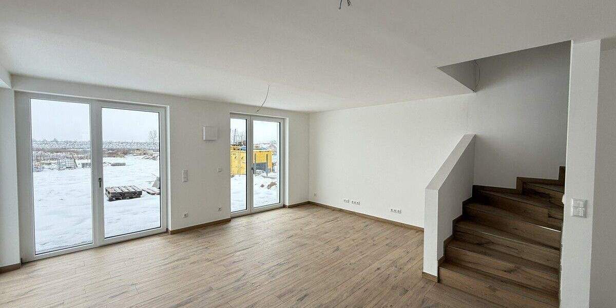 Einfamilienhaus Köfering - 4 Zimmer, 150 m&sup2;, 2.100&euro; | Angebot:24582246