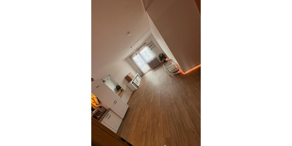 Etagenwohnung Saalfeld (Saale) - 3 Zimmer, 60 m&sup2;, 411&euro; | Angebot:25100788