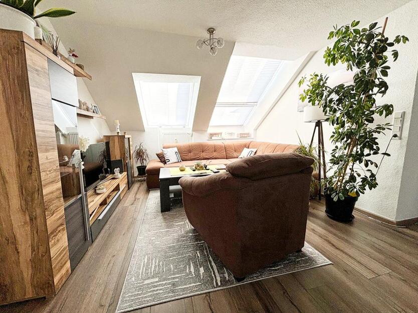 Sanierte 4 Zimmer Wohnung sofort bezugsfrei!