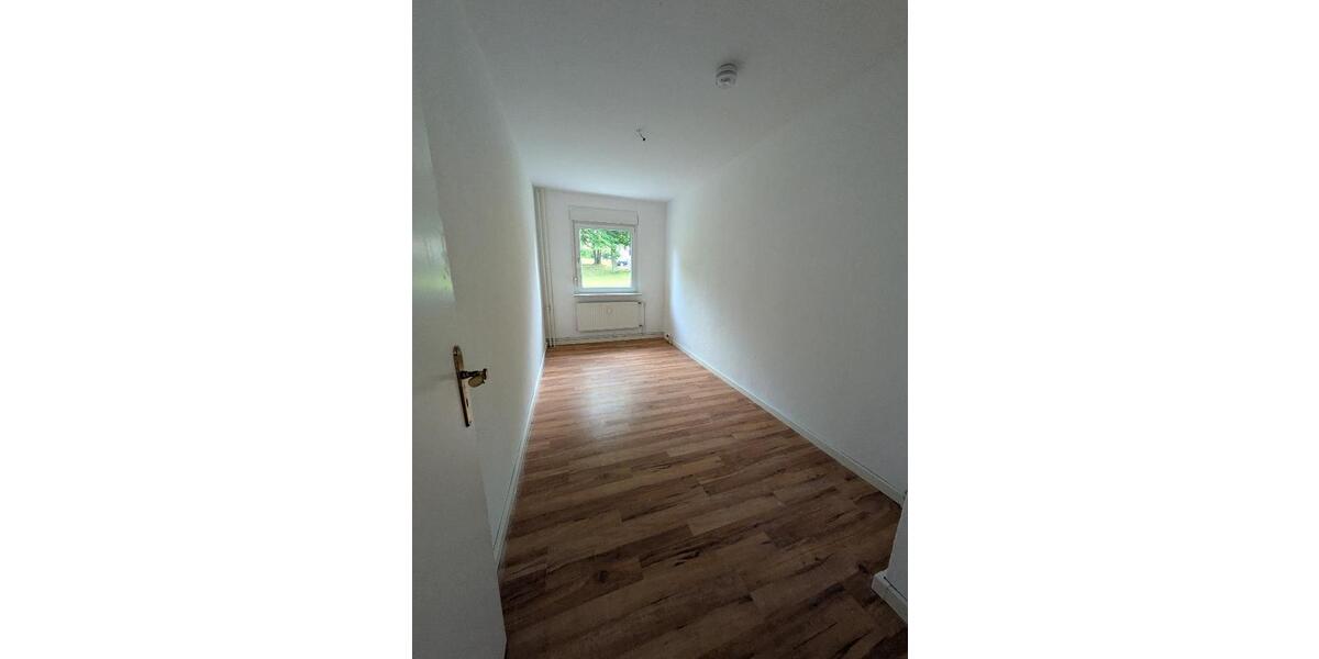 Erdgeschoßwohnung Limbach-Oberfrohna Oberfrohna - 3 Zimmer, 58 m&sup2;, 310&euro; | Angebot:25447497