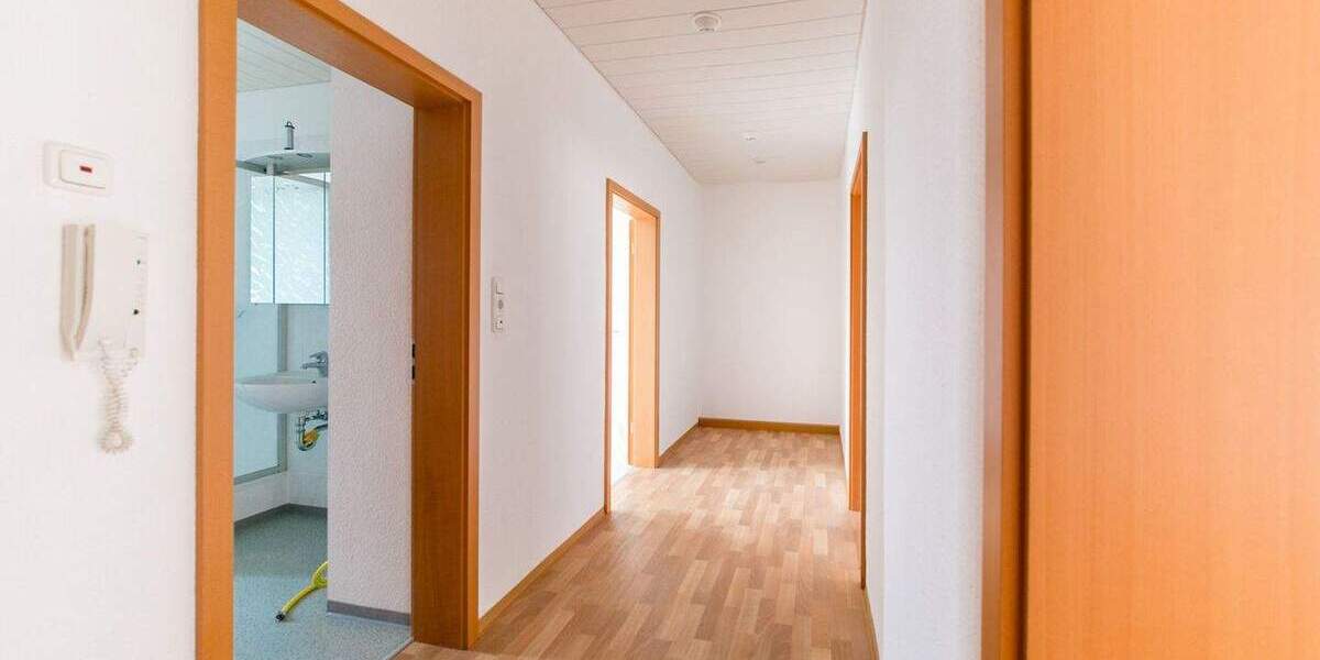 Etagenwohnung Schweinfurt Innenstadt - 2 Zimmer, 61 m&sup2;, 420&euro; | Angebot:25669911