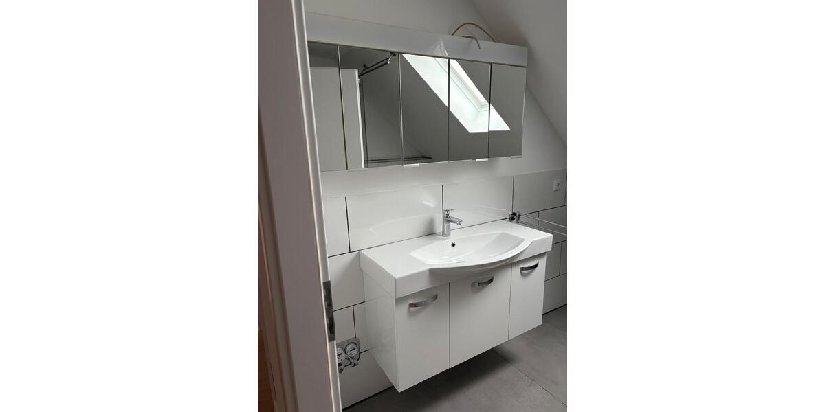 Dachgeschoßwohnung Geislingen - 4 Zimmer, 115 m&sup2;, 980&euro; | Angebot:26018585