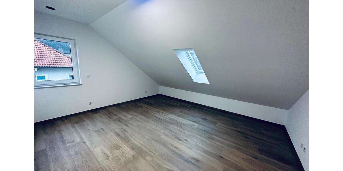 Dachgeschoßwohnung Breuberg - 4 Zimmer, 114 m&sup2;, 1.200&euro; | Angebot:24399276