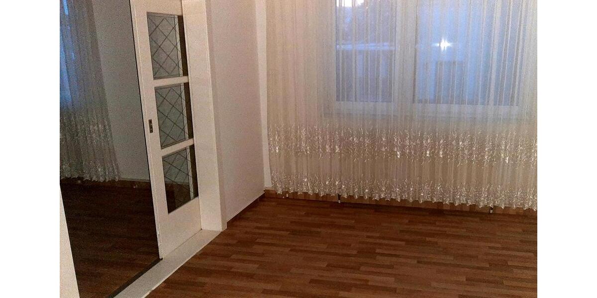 Erdgeschoßwohnung Geratal - 3 Zimmer, 68 m&sup2;, 400&euro; | Angebot:26051110