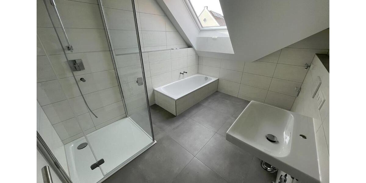 Dachgeschoßwohnung Essenbach - 4 Zimmer, 92 m&sup2;, 1.150&euro; | Angebot:26252392