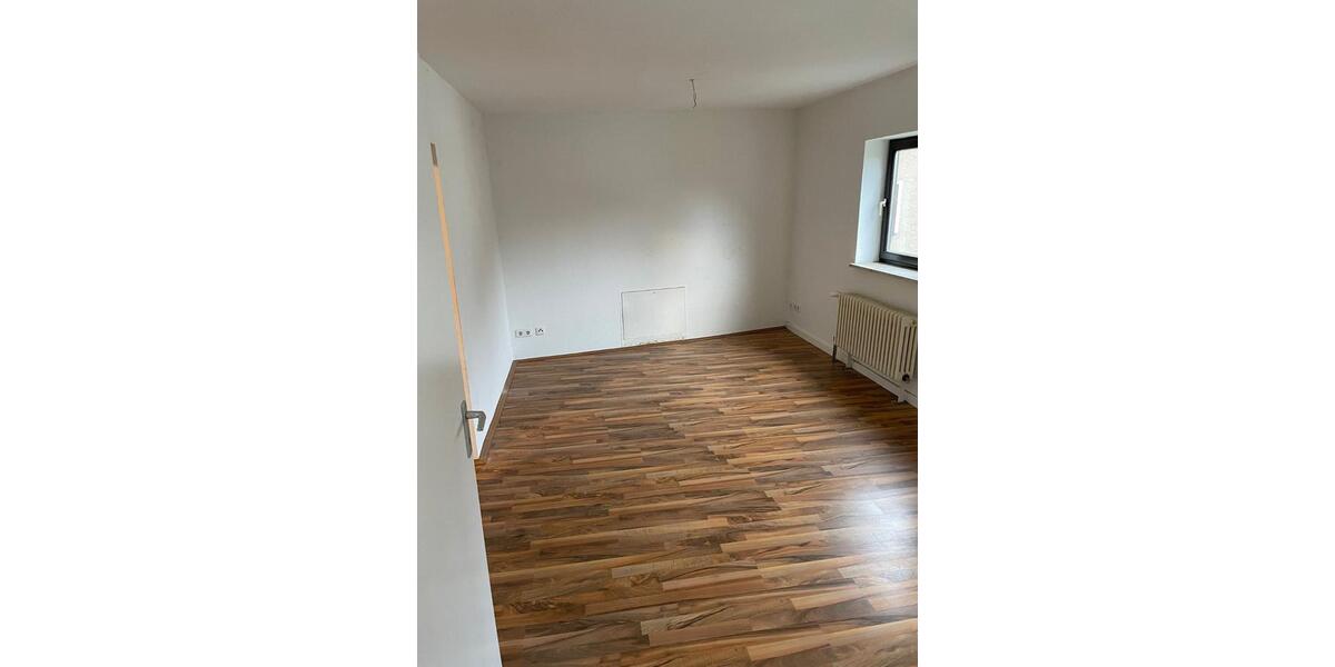 Etagenwohnung Schmalkalden - 3 Zimmer, 94 m&sup2;, 650&euro; | Angebot:26647267