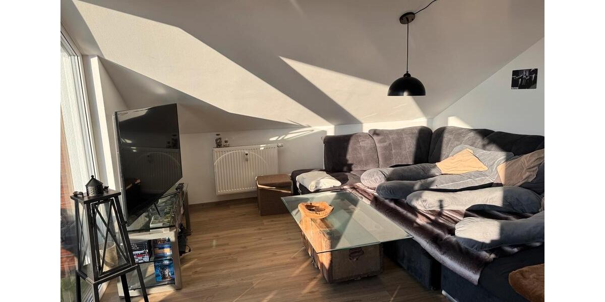 Dachgeschoßwohnung Bad Arolsen - 5 Zimmer, 105 m&sup2;, 870&euro; | Angebot:25947893