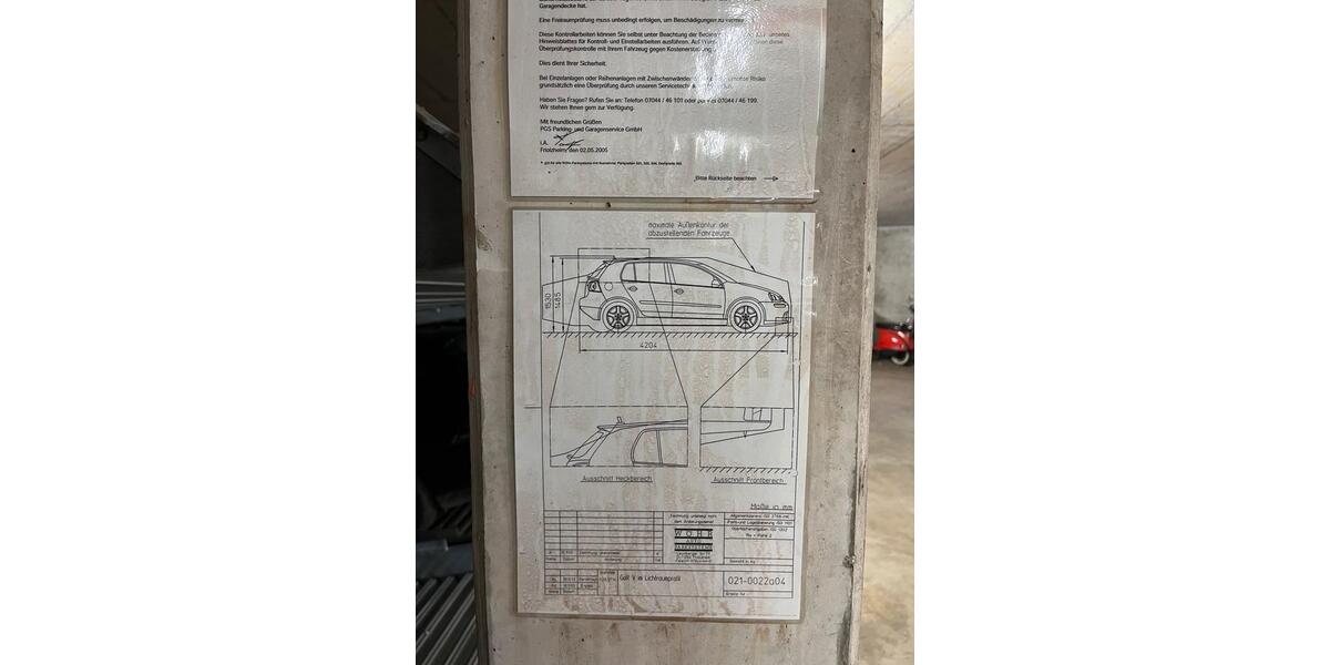 Tiefgaragenstellplatz zu Vermieten - Wiehre zimmer