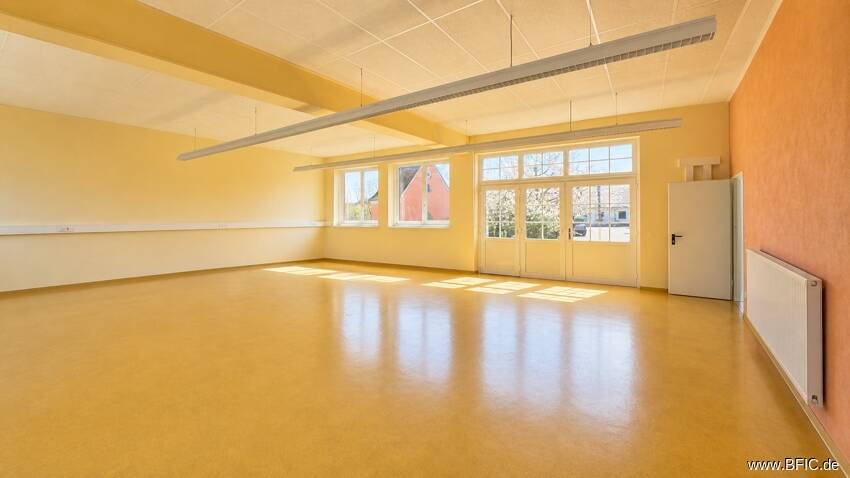 Gewerbeobjekt Moorenweis Römertshofen - 3 Zimmer, 95 m&sup2;, 1.500&euro; | Angebot:26742025