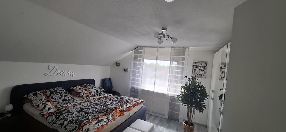 Dachgeschoßwohnung Beckum - 3 Zimmer, 90 m&sup2;, 860&euro; | Angebot:26519006