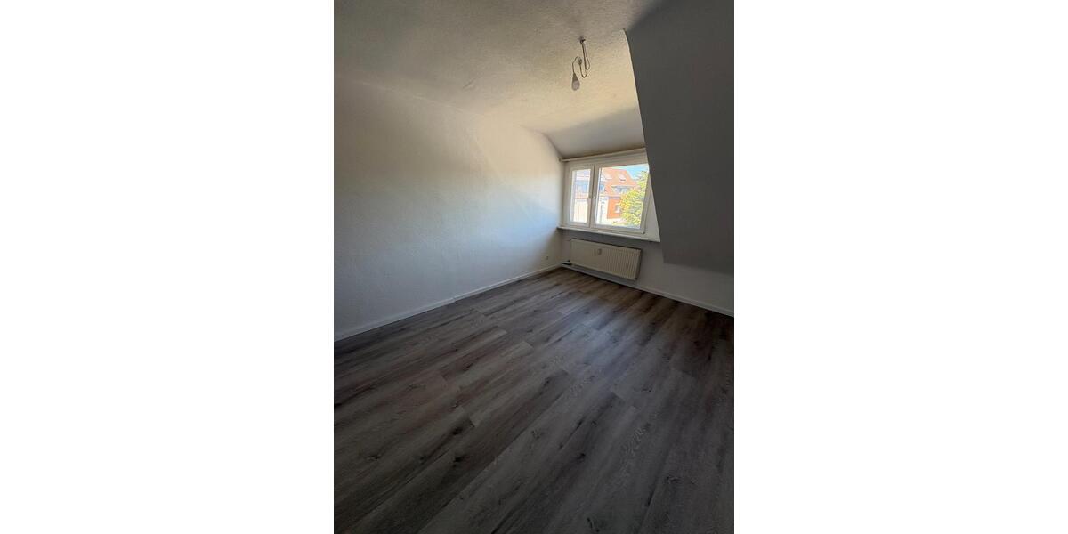 Dachgeschoßwohnung Oberhausen - 2.5 Zimmer, 50 m&sup2;, 590&euro; | Angebot:26405960