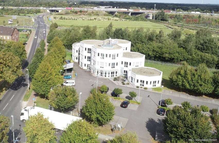 Büro in Nettetal 5.180 € 518 m²