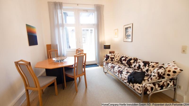 Liebevoll möblierte Wohnung mit 2 Balkonen für 2 - 12 Monate in der Wiehre 3 zimmer