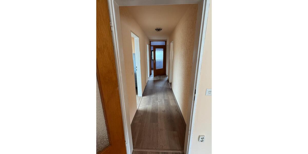 Dachgeschoßwohnung Saarbrücken Malstatt - 3 Zimmer, 70 m&sup2;, 700&euro; | Angebot:26040579