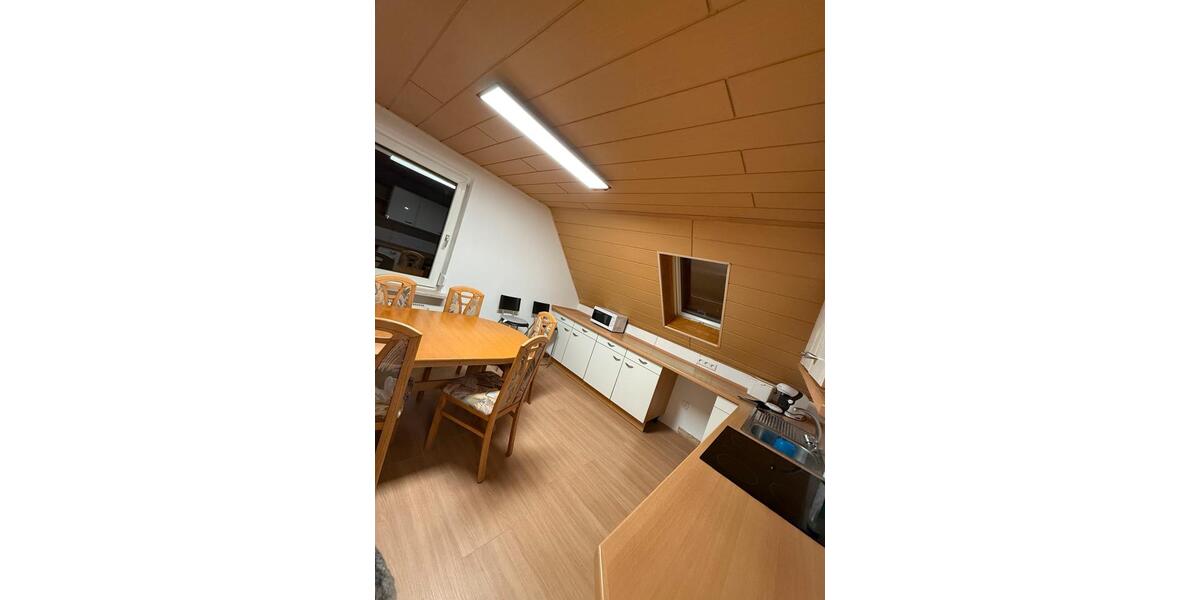 Dachgeschoßwohnung Weidhausen bei Coburg - 2 Zimmer, 70 m&sup2;, 860&euro; | Angebot:25146461