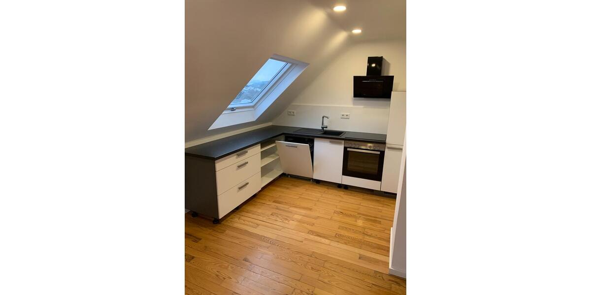 Dachgeschoßwohnung Schmelz - 2 Zimmer, 63 m&sup2;, 550&euro; | Angebot:26671403