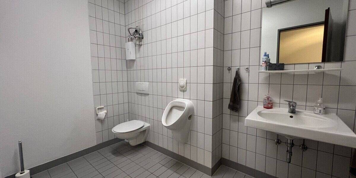 SORGENFREI ARBEITEN: Möblierte Büroräume in modernem Gemeinschaftsbüro in Karlsruhe-Neureut 1 zimmer