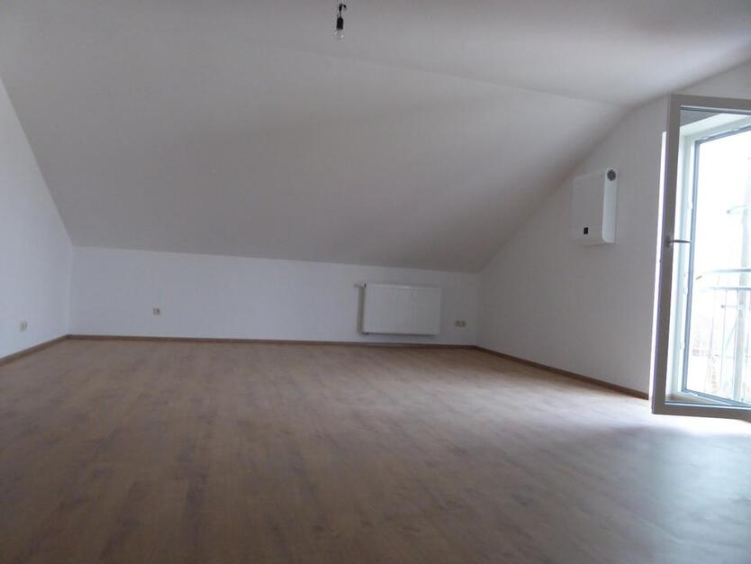 2-Zimmer Dachgeschoßwohnung in Plattling zu vermieten