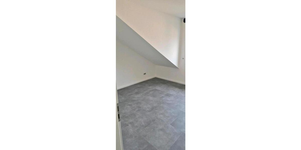 Dachgeschoßwohnung Osburg - 3 Zimmer, 82 m&sup2;, 1.064&euro; | Angebot:25197556