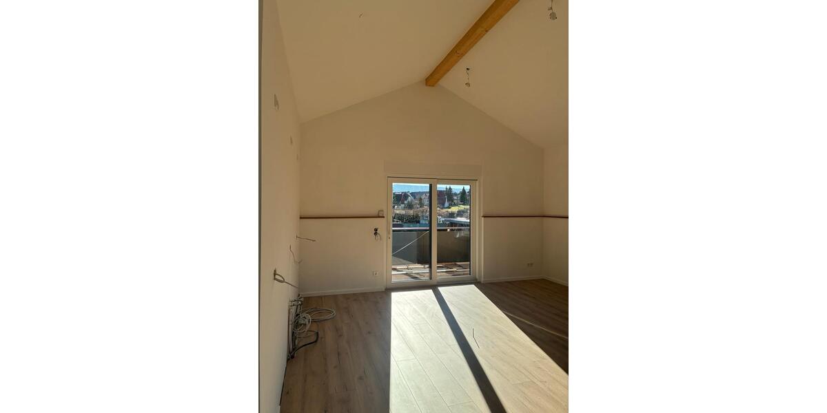 Dachgeschoßwohnung Uder - 3 Zimmer, 80 m&sup2;, 950&euro; | Angebot:25550364