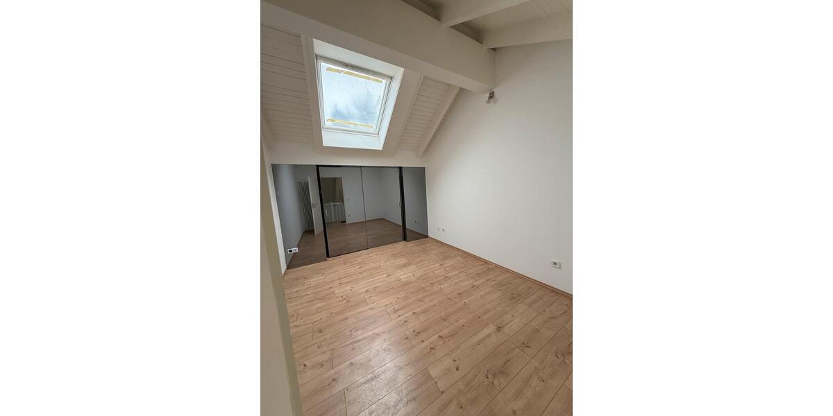Etagenwohnung Wiesloch - 4 Zimmer, 140 m&sup2;, 1.300&euro; | Angebot:24868664