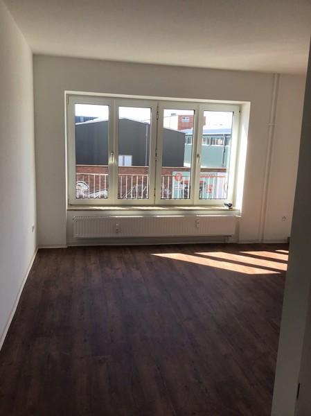 Renovierte 2- Zimmer- Wohnung in zentraler Lage