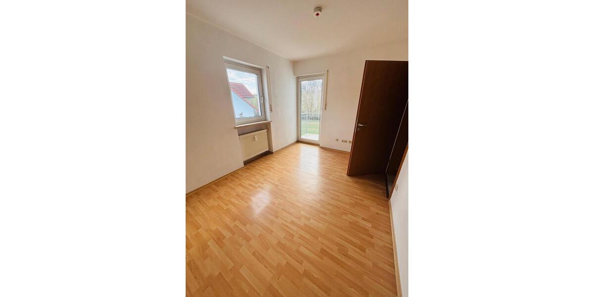 Etagenwohnung Lappersdorf - 3 Zimmer, 77 m&sup2;, 1.200&euro; | Angebot:26018207