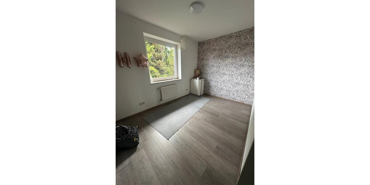 Etagenwohnung Bad Bramstedt - 5 Zimmer, 114 m&sup2;, 1.400&euro; | Angebot:26652153