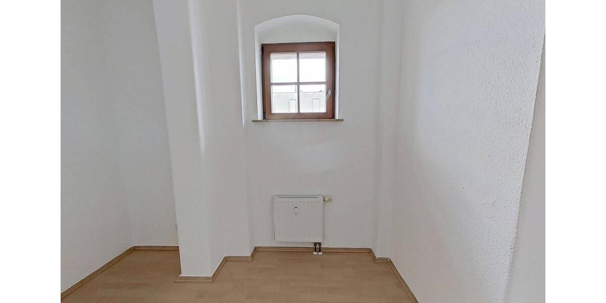 Etagenwohnung Freital - 4 Zimmer, 84 m&sup2;, 619&euro; | Angebot:26587849