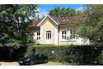 Renoviertes Altbau-Haus aus der Gründerzeit in Bauernhaus-Umgebung Alt-Osdorf