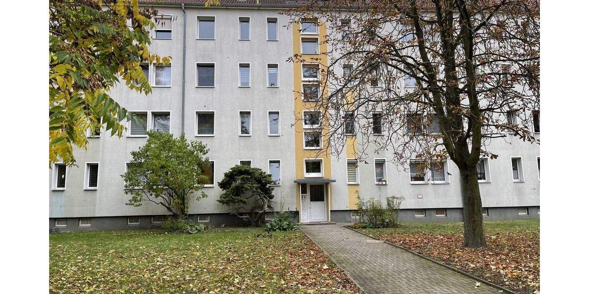 Schöne 4-Raumwohnung im 2. Obergeschoss in Wolfen-Nord zu vermieten ! 4 zimmer