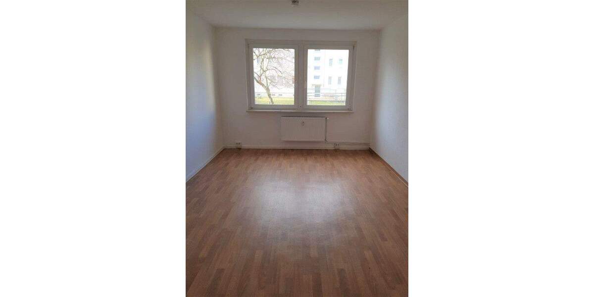 Etagenwohnung Braunsbedra - 3 Zimmer, 61 m&sup2;, 337&euro; | Angebot:25768907