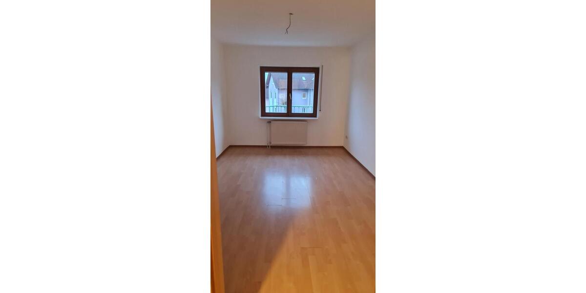 Erdgeschoßwohnung Hardheim - 4 Zimmer, 110 m&sup2;, 950&euro; | Angebot:24868658