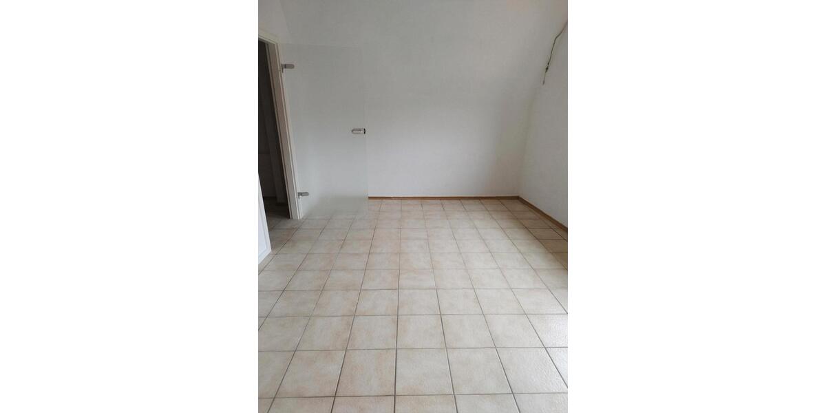 Etagenwohnung Linkenheim-Hochstetten Hochstetten - 4.5 Zimmer, 105 m&sup2;, 1.490&euro; | Angebot:25669102