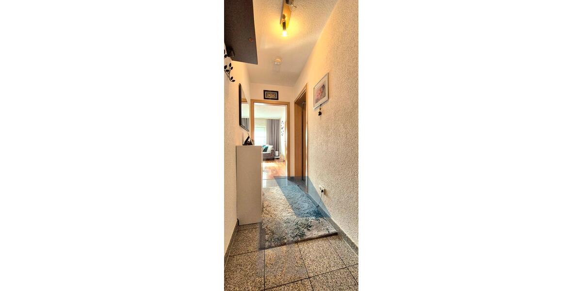 Mehrfamilienhaus, Wohnhaus Stuttgart Zuffenhausen - 8 Zimmer, 185 m&sup2;, 3.399&euro; | Angebot:23740226