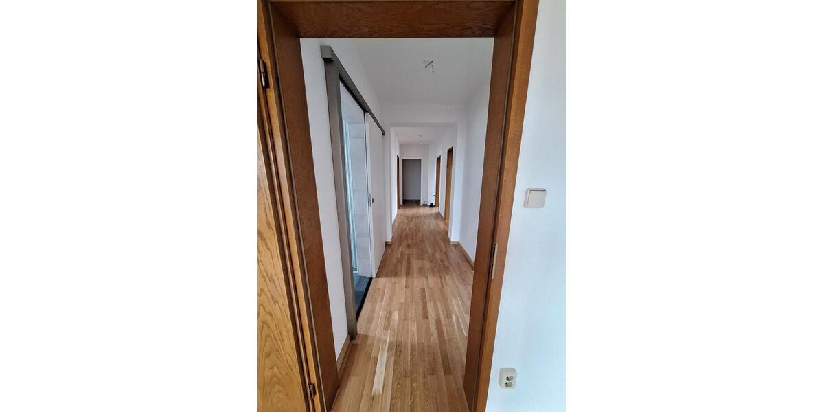 Etagenwohnung Solms - 3.5 Zimmer, 125 m&sup2;, 1.100&euro; | Angebot:26194633