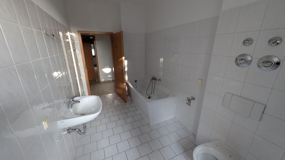 Erdgeschoßwohnung Magdeburg - 2 Zimmer, 69 m&sup2;, 500&euro; | Angebot:24508164