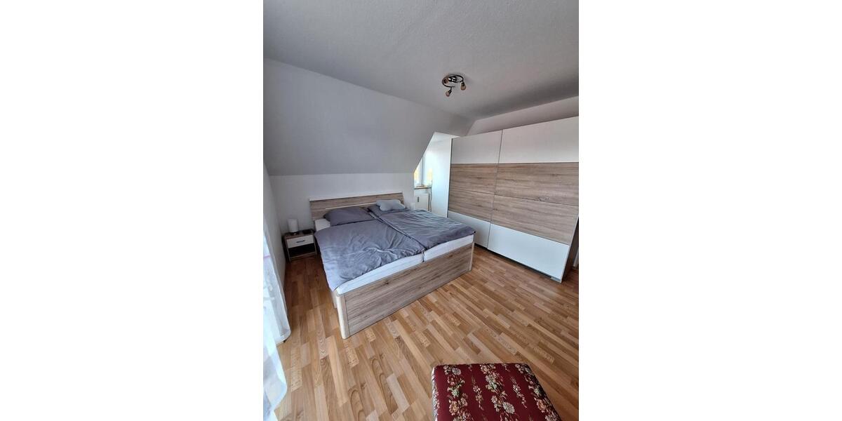 Dachgeschoßwohnung Rheurdt - 3 Zimmer, 63 m&sup2;, 550&euro; | Angebot:24941222