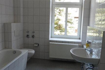 Wohnen im Grünen - 2 Raum-Wohnung mit Balkon
