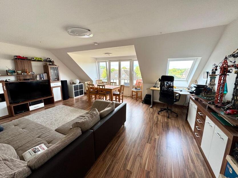 Helle gut geschnitte 3 Zimmer Wohng., EBK, Stellplatz