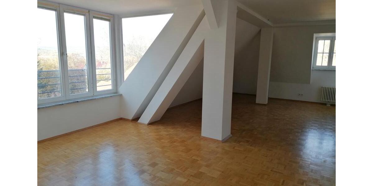 Dachgeschoßwohnung Sangerhausen - 2 Zimmer, 73 m&sup2;, 500&euro; | Angebot:26476536