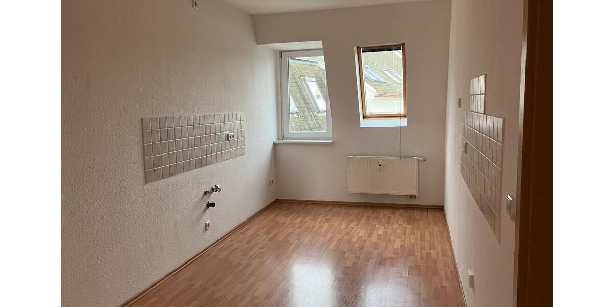Dachgeschoßwohnung Zschopau - 3 Zimmer, 74 m&sup2;, 530&euro; | Angebot:24979003