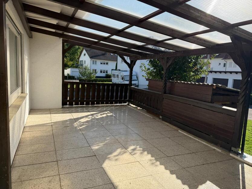 Helle 3,5 Zi EG-Whng mit Holzkachelofen, großer Terasse, Garten zimmer