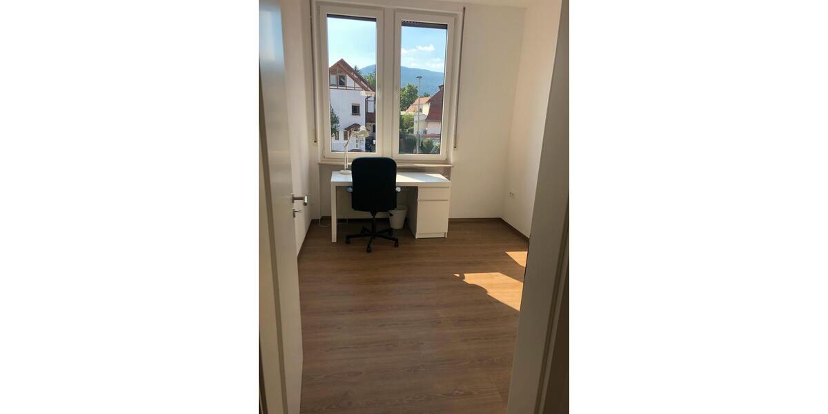 Wohnen auf Zeit Edenkoben - 7 Zimmer, 15 m&sup2;, 380&euro; | Angebot:24752834